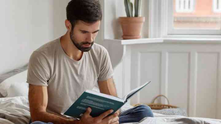 ਜਾਣੋਂ ਕਿਤਾਬਾਂ ਪੜ੍ਹਨ ਵੇਲੇ ਕਿਉਂ ਆਉਂਦੀ ਹੈ ਨੀਂਦ